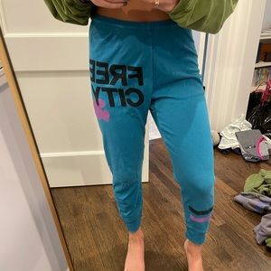 Royal blue free city sweatpants